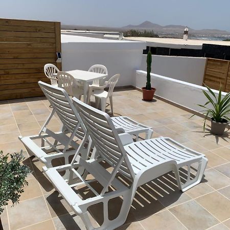 Apartment in Famara Beach Teguise  Bagian luar foto