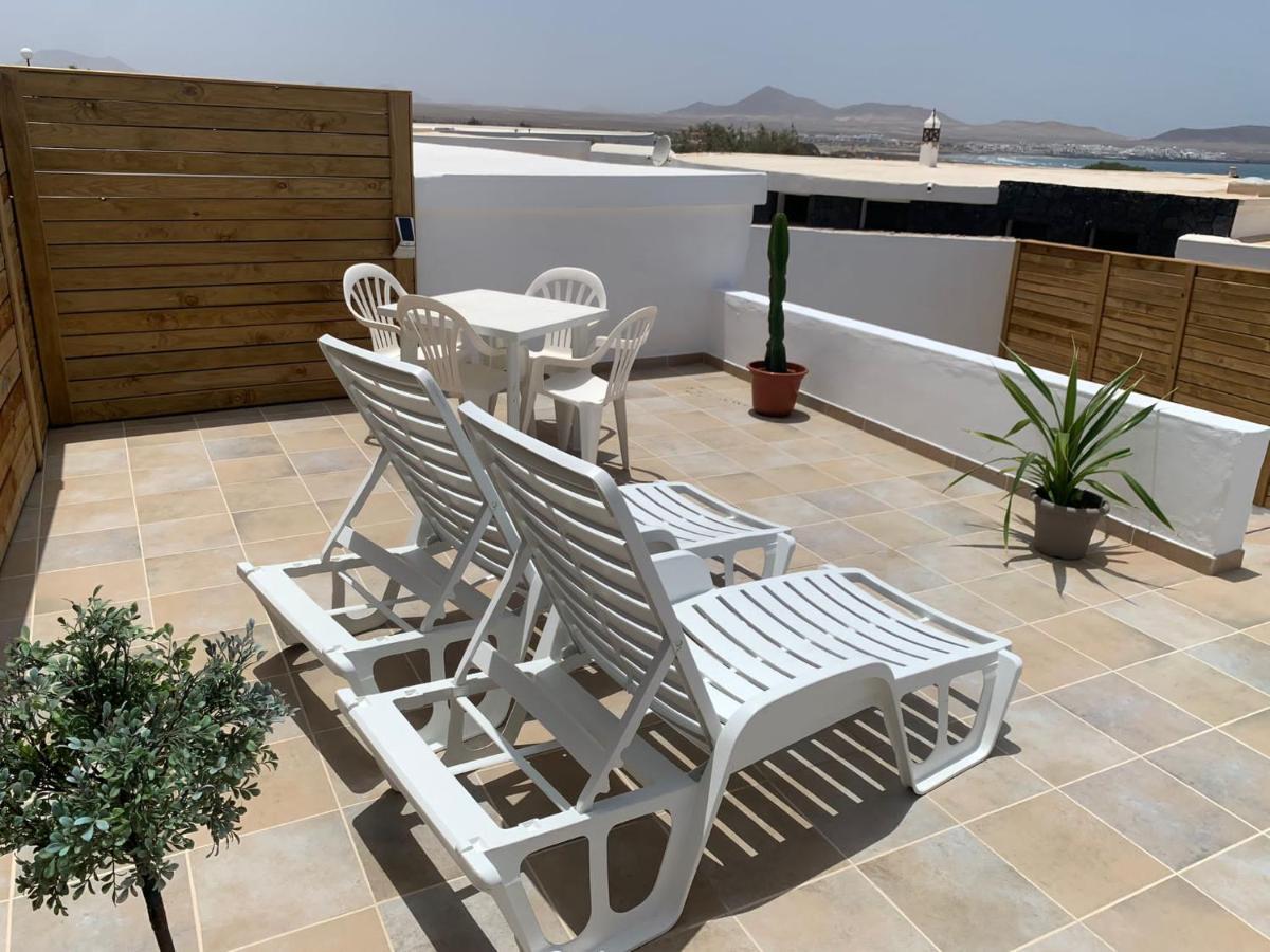 Apartment in Famara Beach Teguise  Bagian luar foto