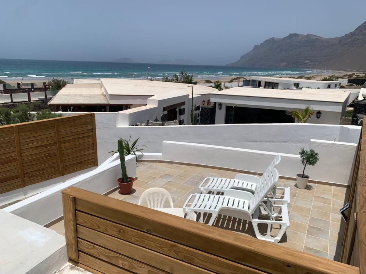 Apartment in Famara Beach Teguise  Bagian luar foto