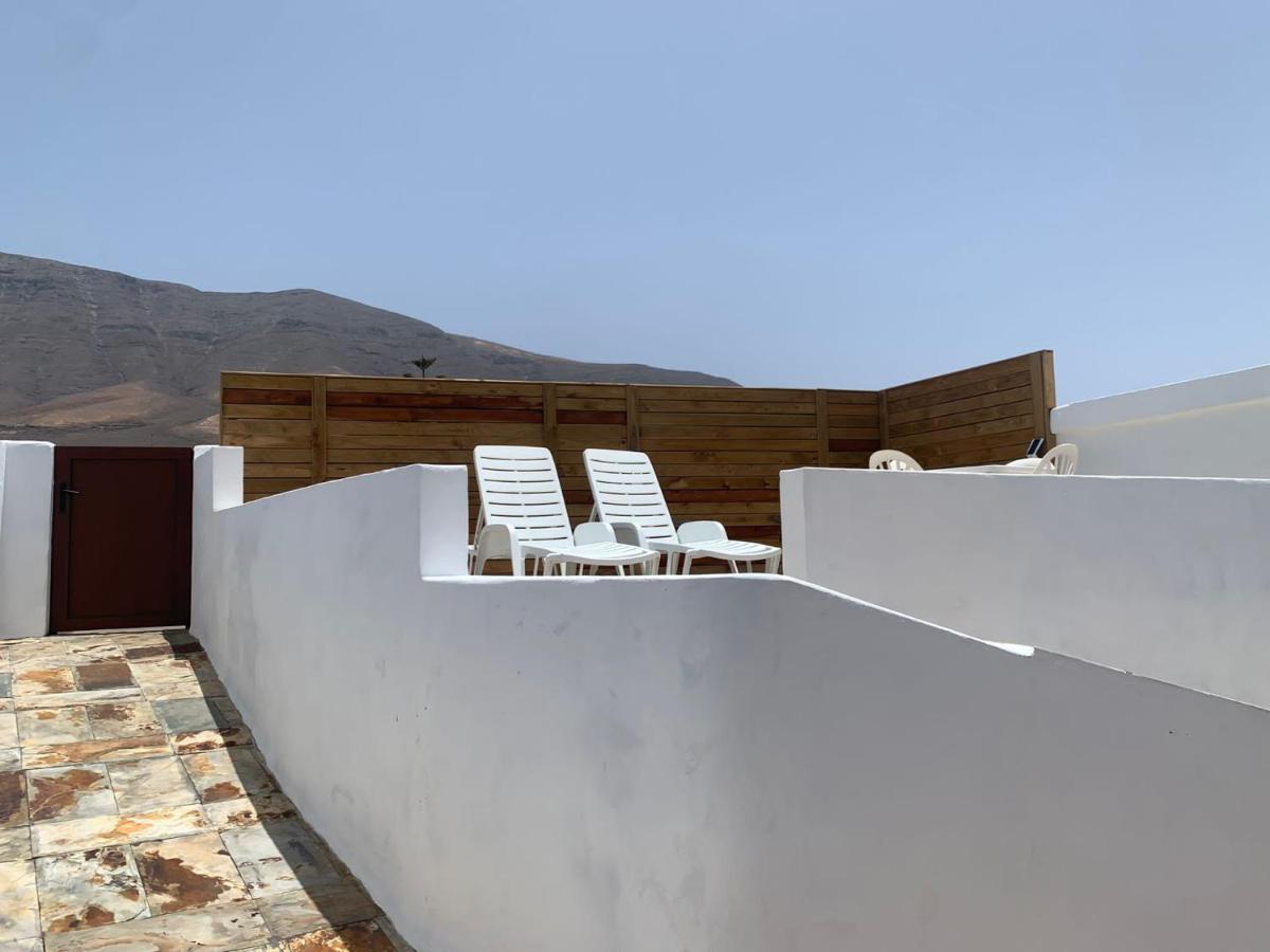 Apartment in Famara Beach Teguise  Bagian luar foto