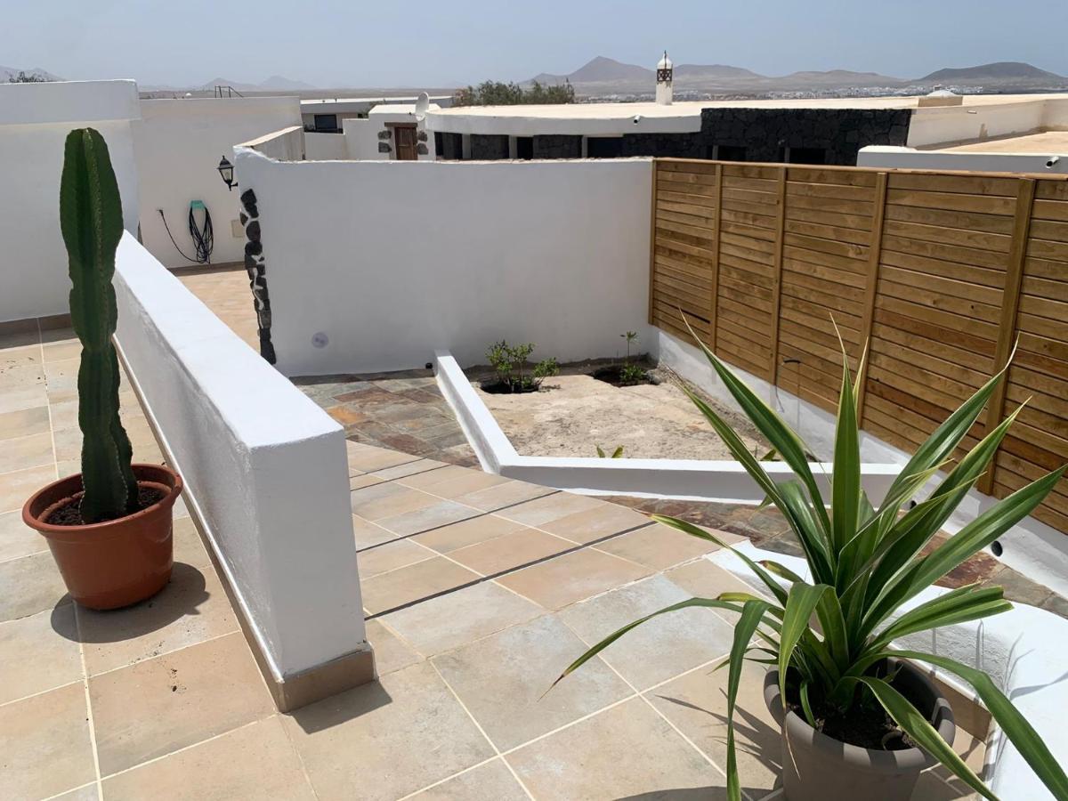 Apartment in Famara Beach Teguise  Bagian luar foto